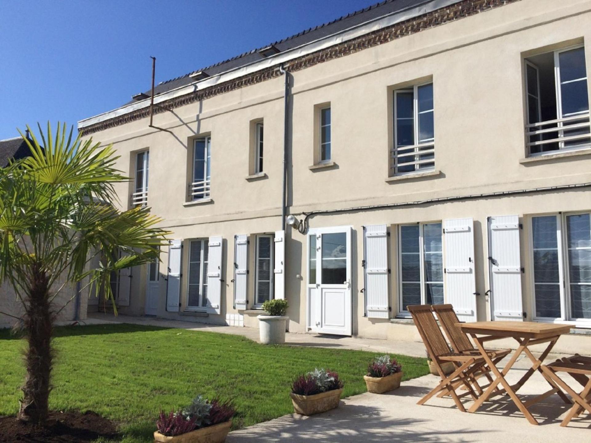 Le Clos Saint Martin Лаон Екстериор снимка