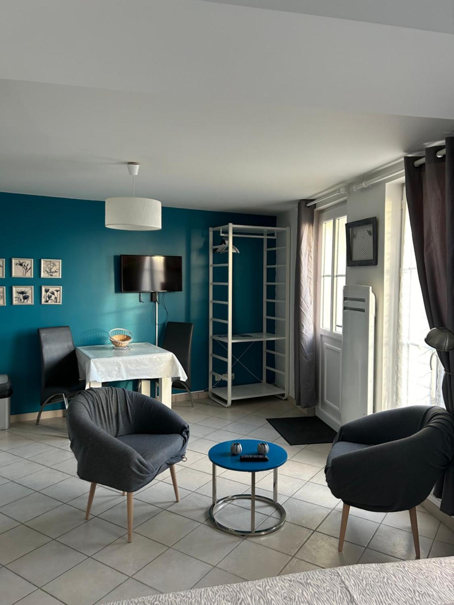 Le Clos Saint Martin Лаон Екстериор снимка